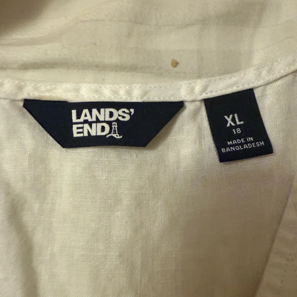 Lands' End Women’s Linen V-neck Sleeveless Top - Picture 2 of 4
